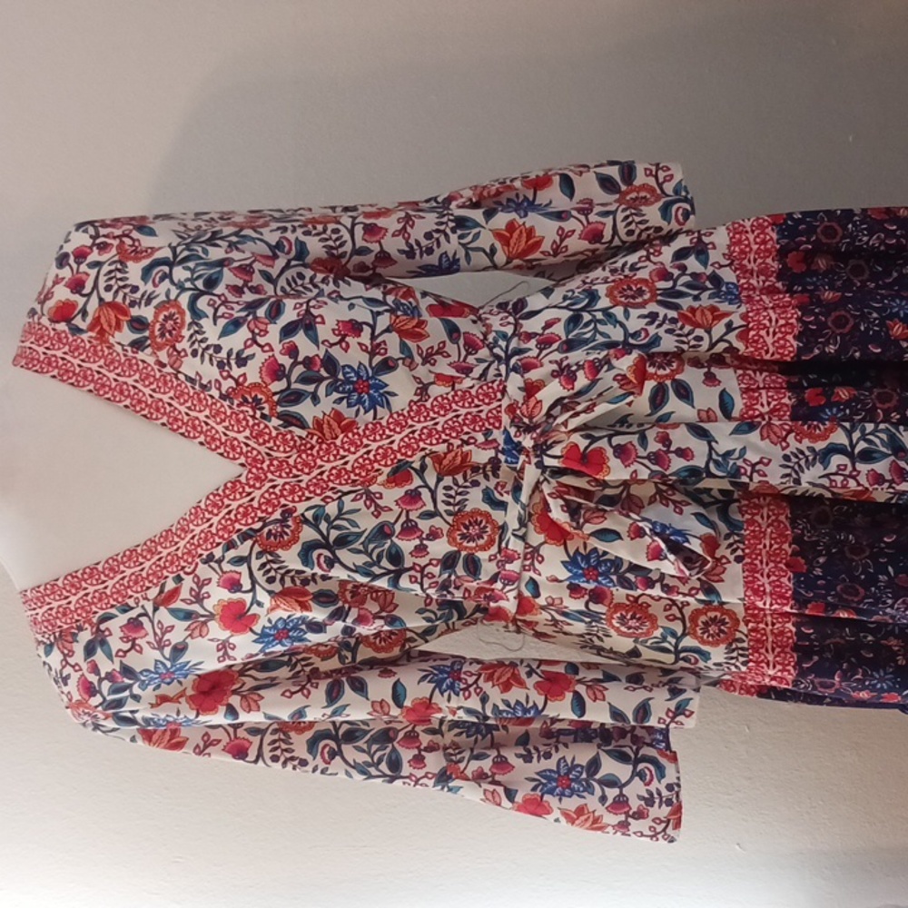Eliza J. beautiful Multi color flower dress fully lined